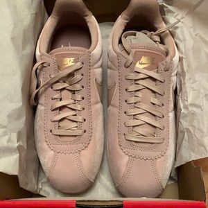 Women’s Nike Classic Cortez SE, Brand New